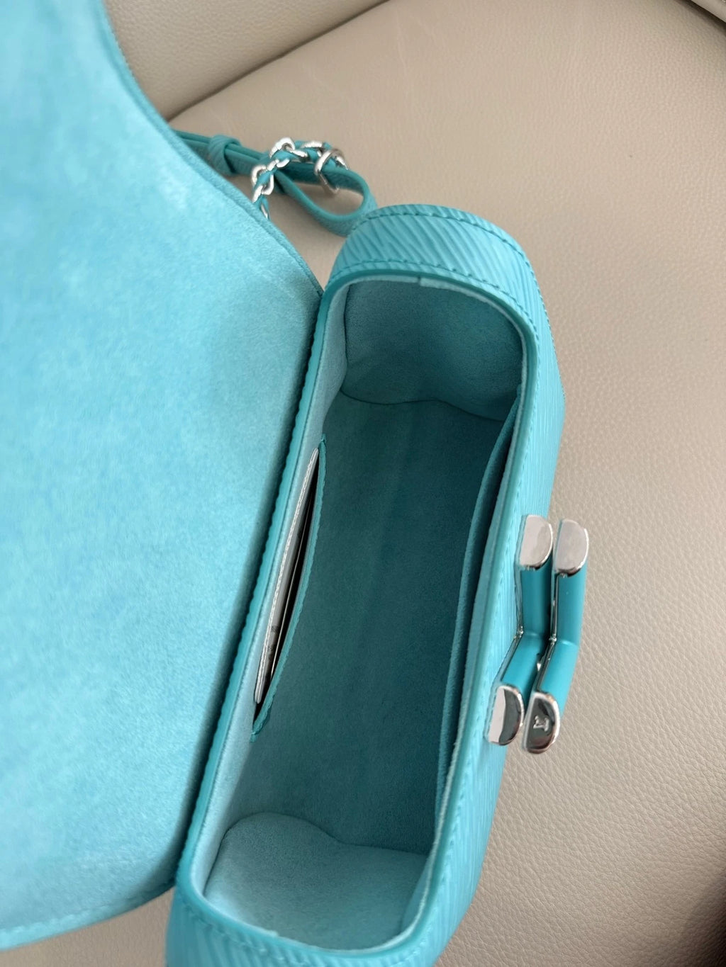 Authentic Louis Vuitton Twist Small Green Calfskin Shoulder Bag For Women