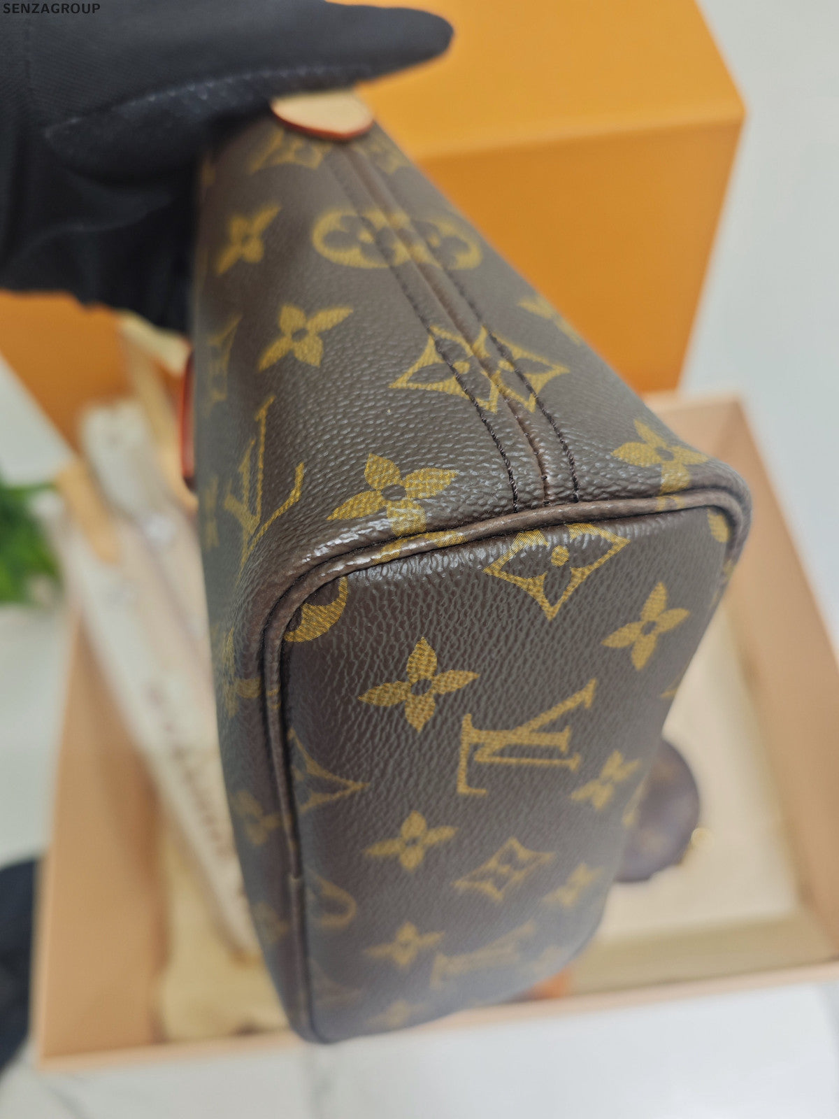 Louis Vuitton Neverfull BB Monogram Shoulder Bag - Classic Women's