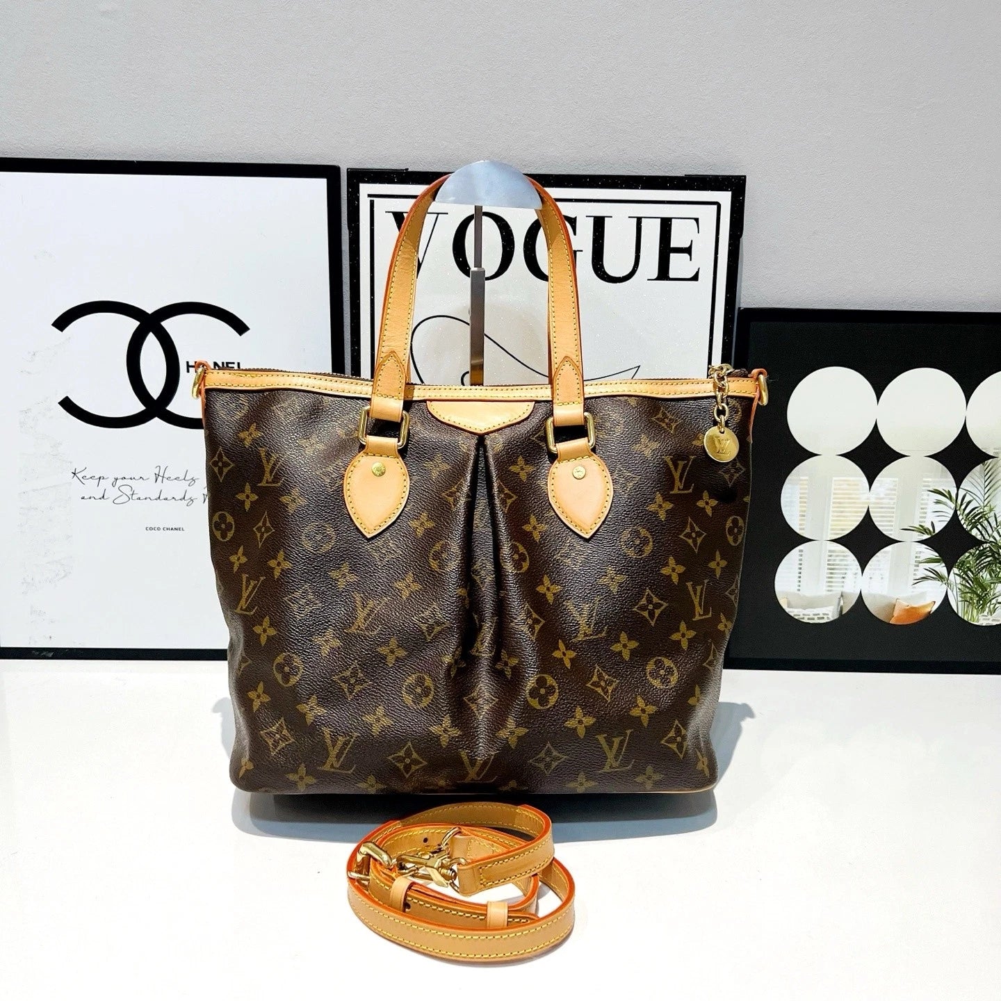 Louis Vuitton Canvas Monogram Crossbody Shoulder Bag For Women