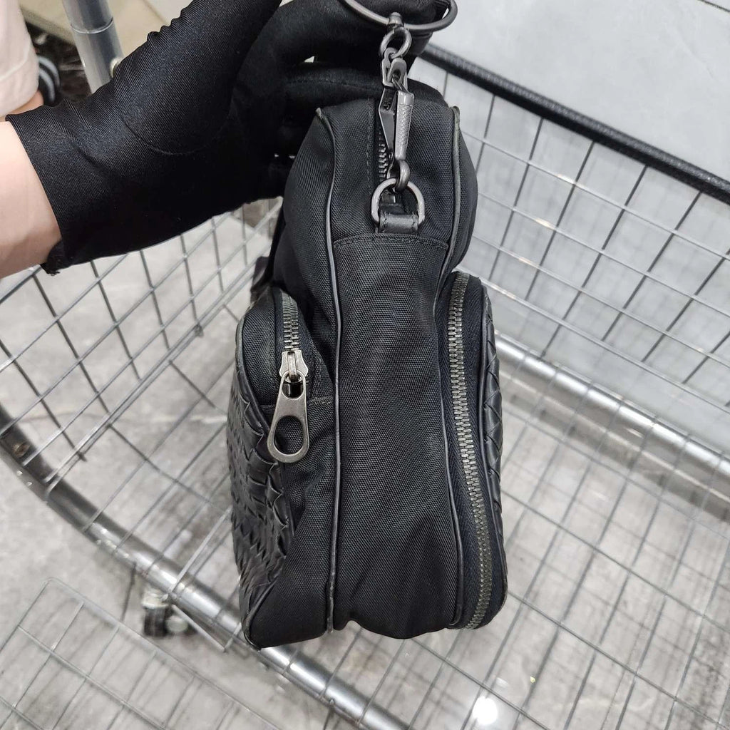 Bottega Veneta Black Woven Crossbody Shoulder Bag For Women