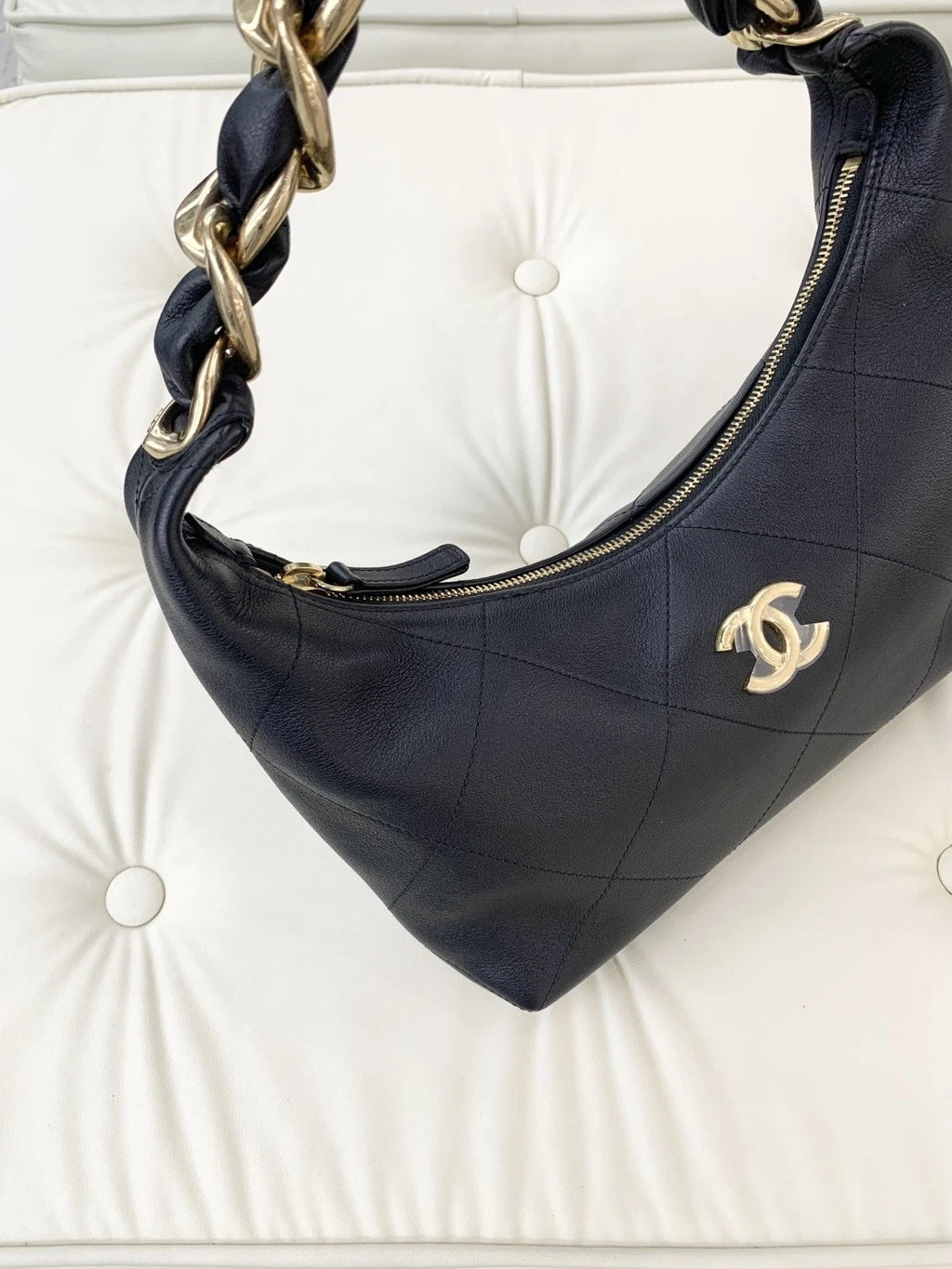 Chanel Calfskin Hobo Chain Top Handle Shoulder Bag Black Gold Women Fashion S