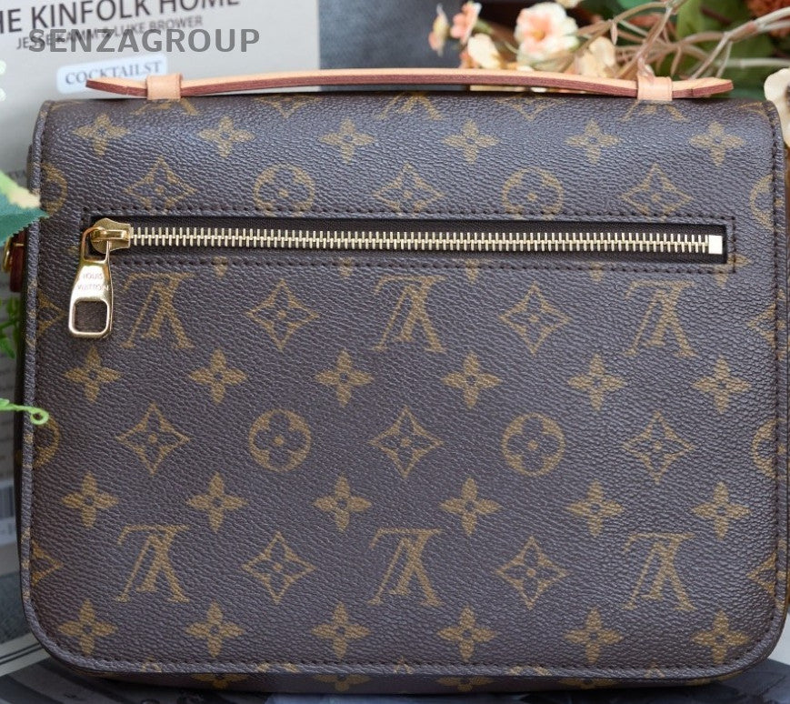 Louis Vuitton Monogram Messenger Bag Shoulder Crossbody Bag Women Brown