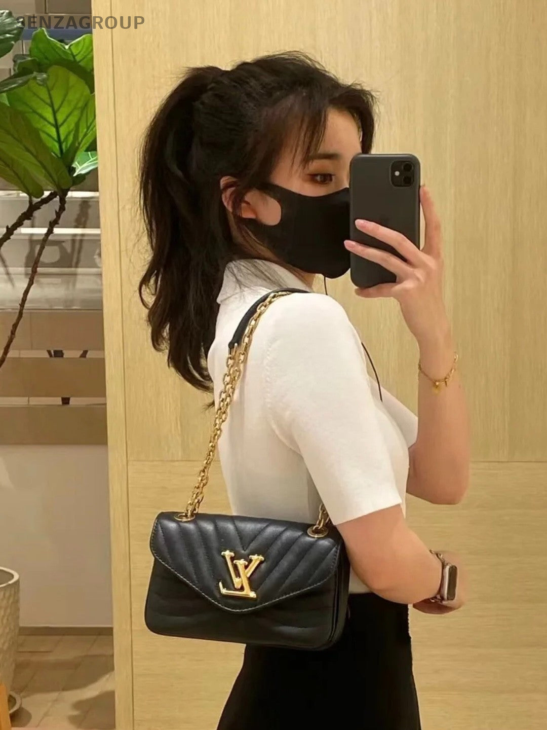 Louis Vuitton New Wave Chain Shoulder bag Crossbody Almost brand new