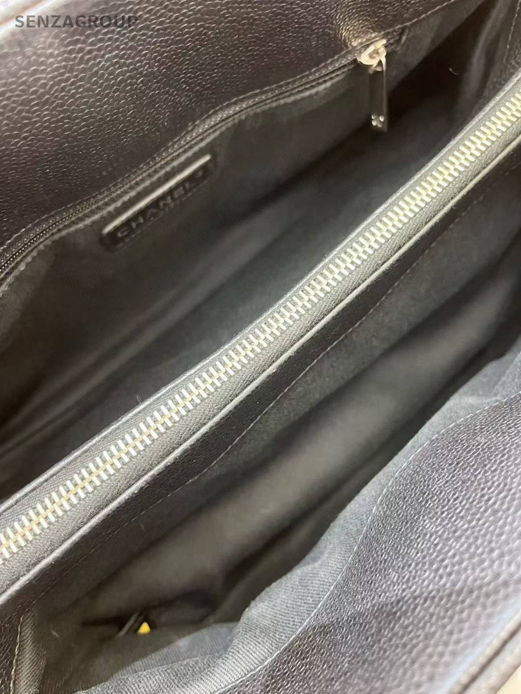CHANEL CC logo Black Hobo Shoulder Handbag Leather