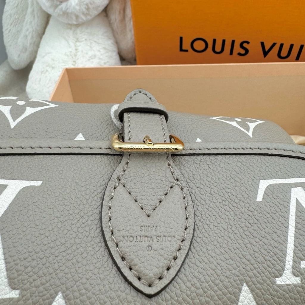 Louis Vuitton Diane Monogram Gray Shoulder Bag Excellent