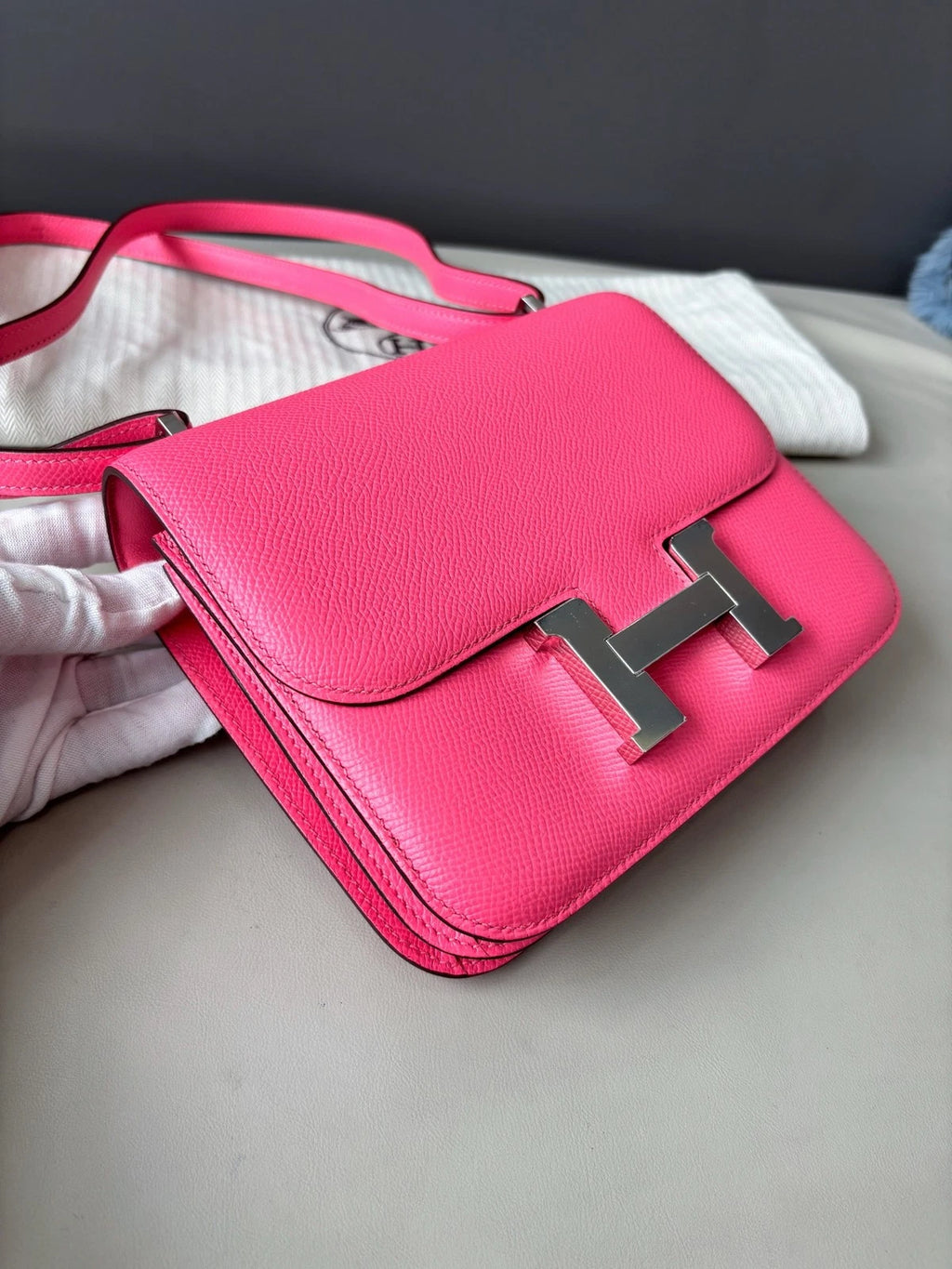 Hermès Constance Mini 19 Crossbody Shoulder Bag Lipstick Pink Women Classic