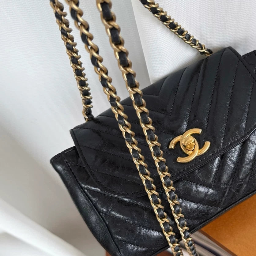 Chanel Calfskin Chevron Chain Shoulder Crossbody Black Gold Used Women Classic