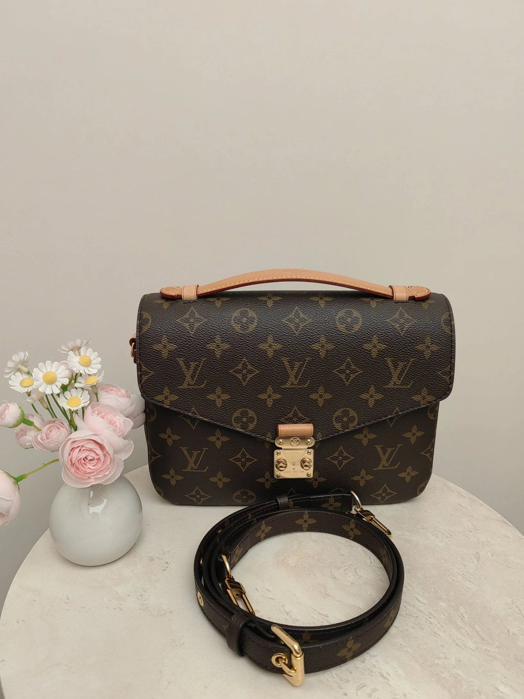 Louis Vuitton Monogram Canvas Metis Pochette Messenger Crossbody