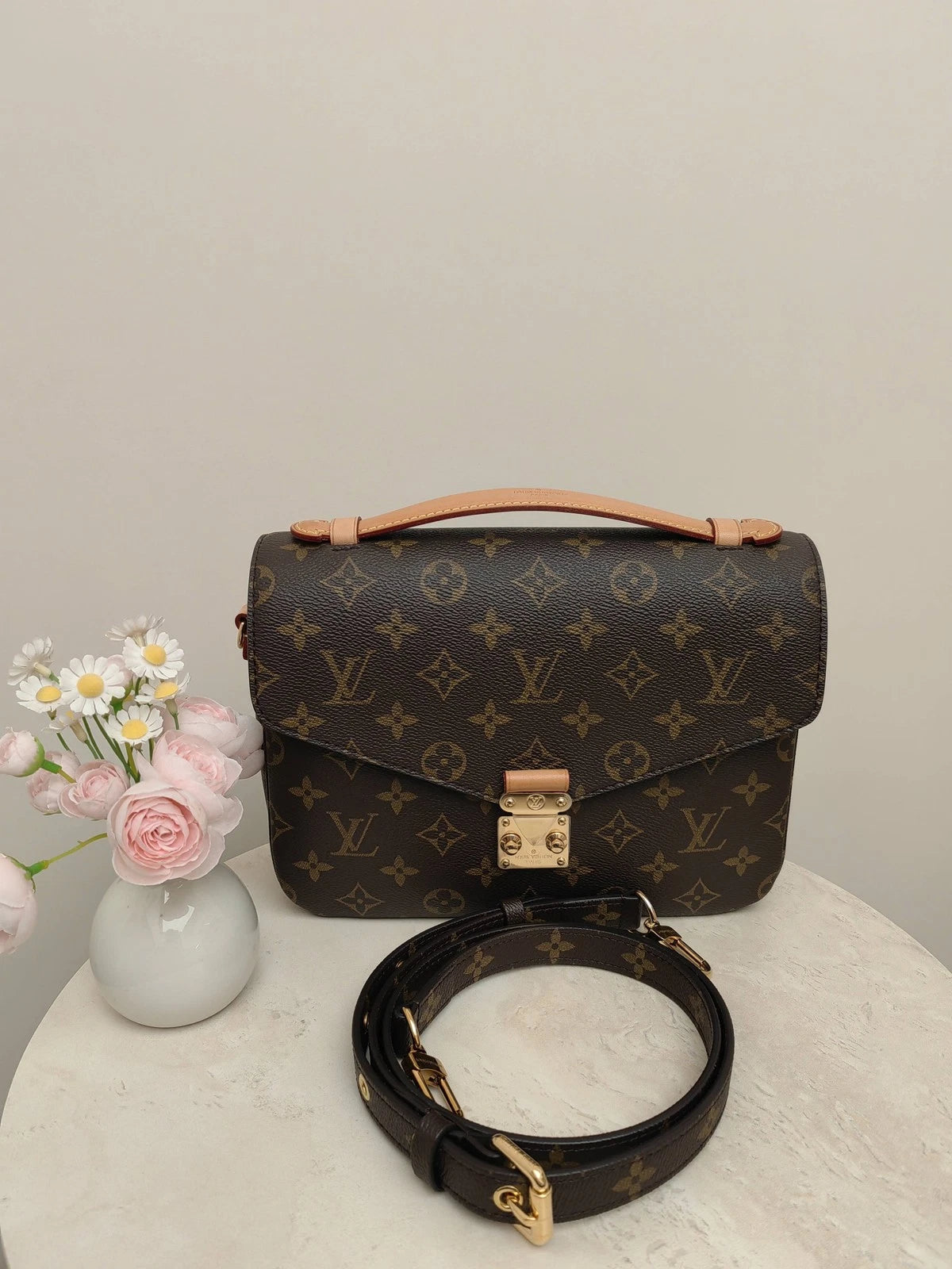Louis Vuitton Monogram Canvas Metis Pochette Messenger Crossbody