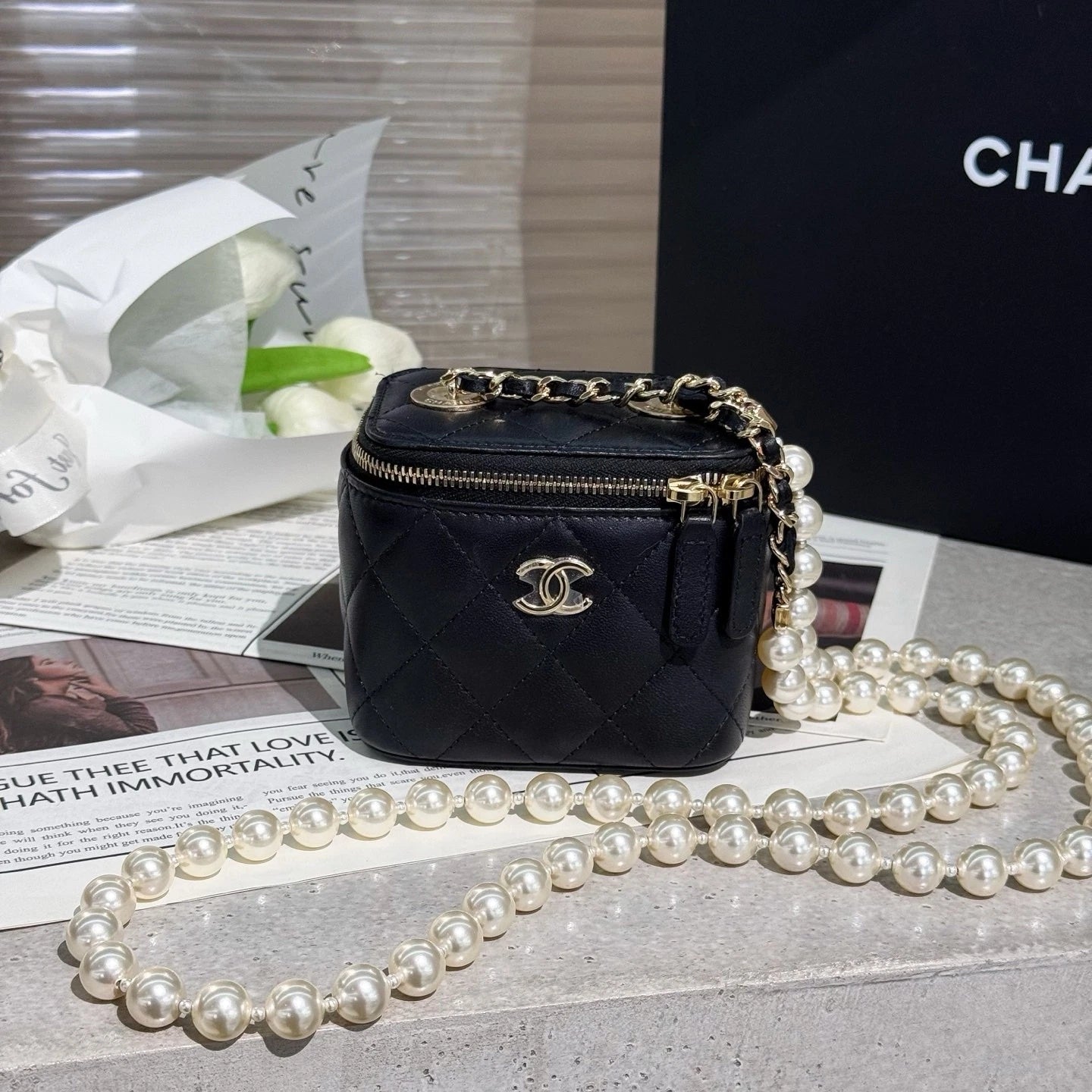 Chanel Vanity Leather Crossbody Chain Bag Excellent