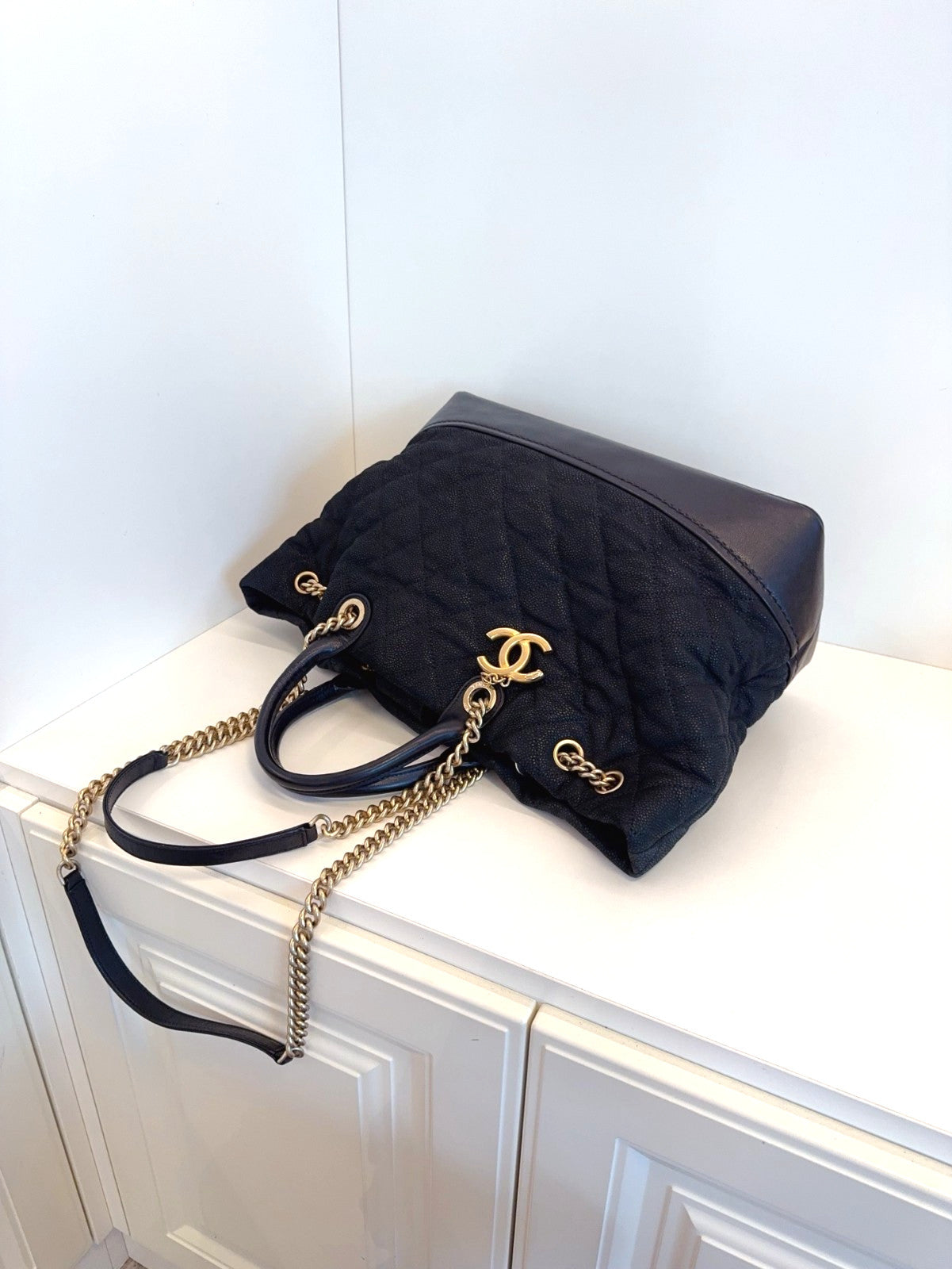 CHANEL Classis tote Calfskin Shoulder Handbag Chain Strap Black Gold WOMEN