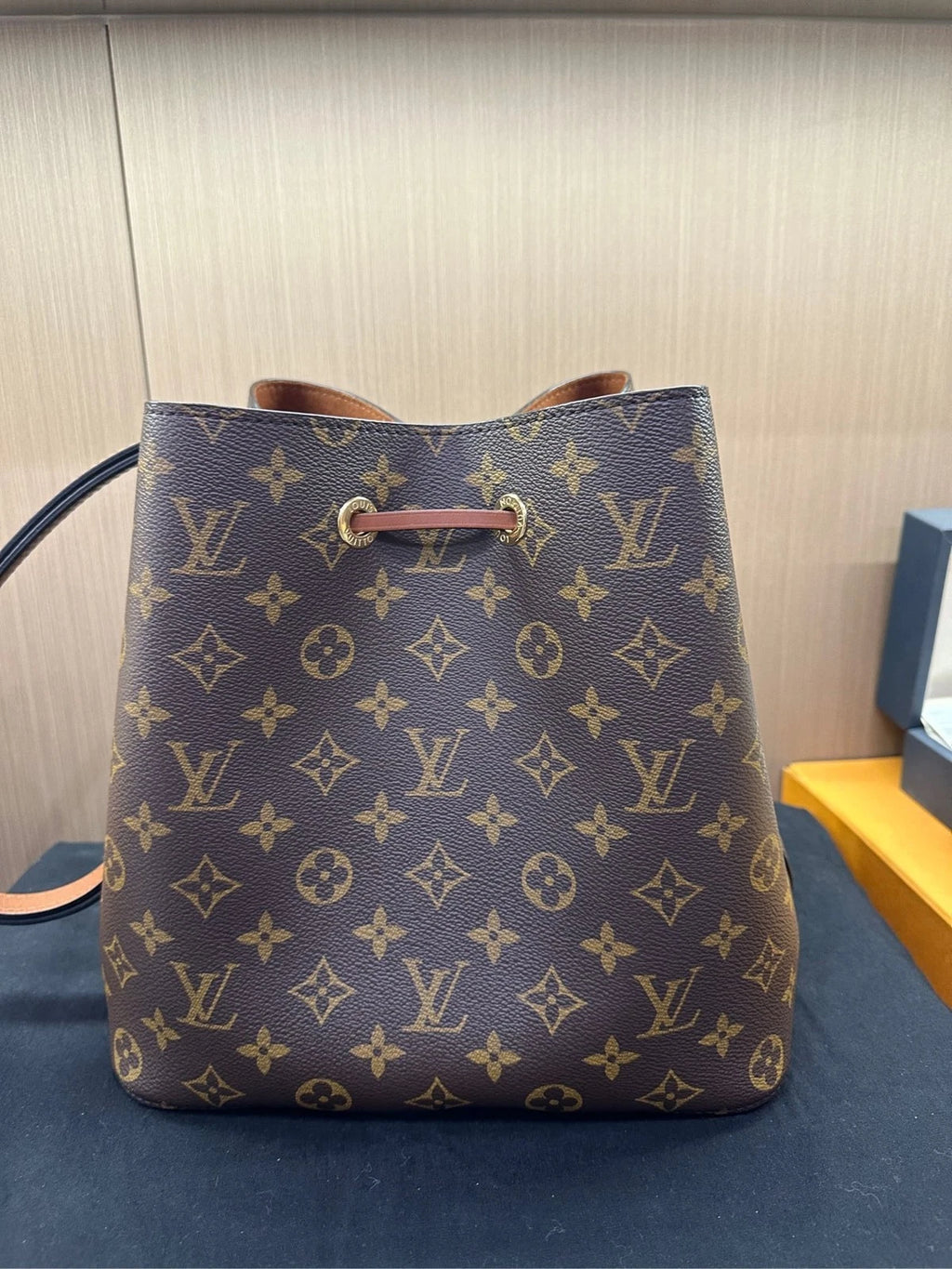 Louis Vuitton Brown Leather Bucket Bag For Women Pre-owned