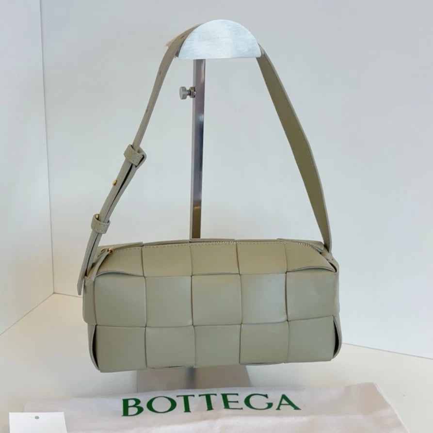 Bottega Veneta Brick Cassette Calfskin Shoulder Bag Green Women Fashion
