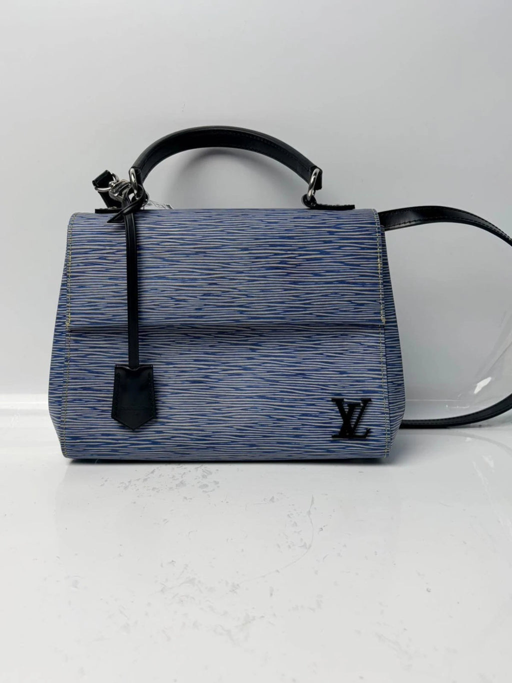 sj0001 xp02180 Louis Vuitton Cluny BB EPI Leather
