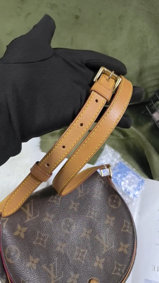 Louis Vuitton Saddle bag Monogram Vintage Crossbody bag