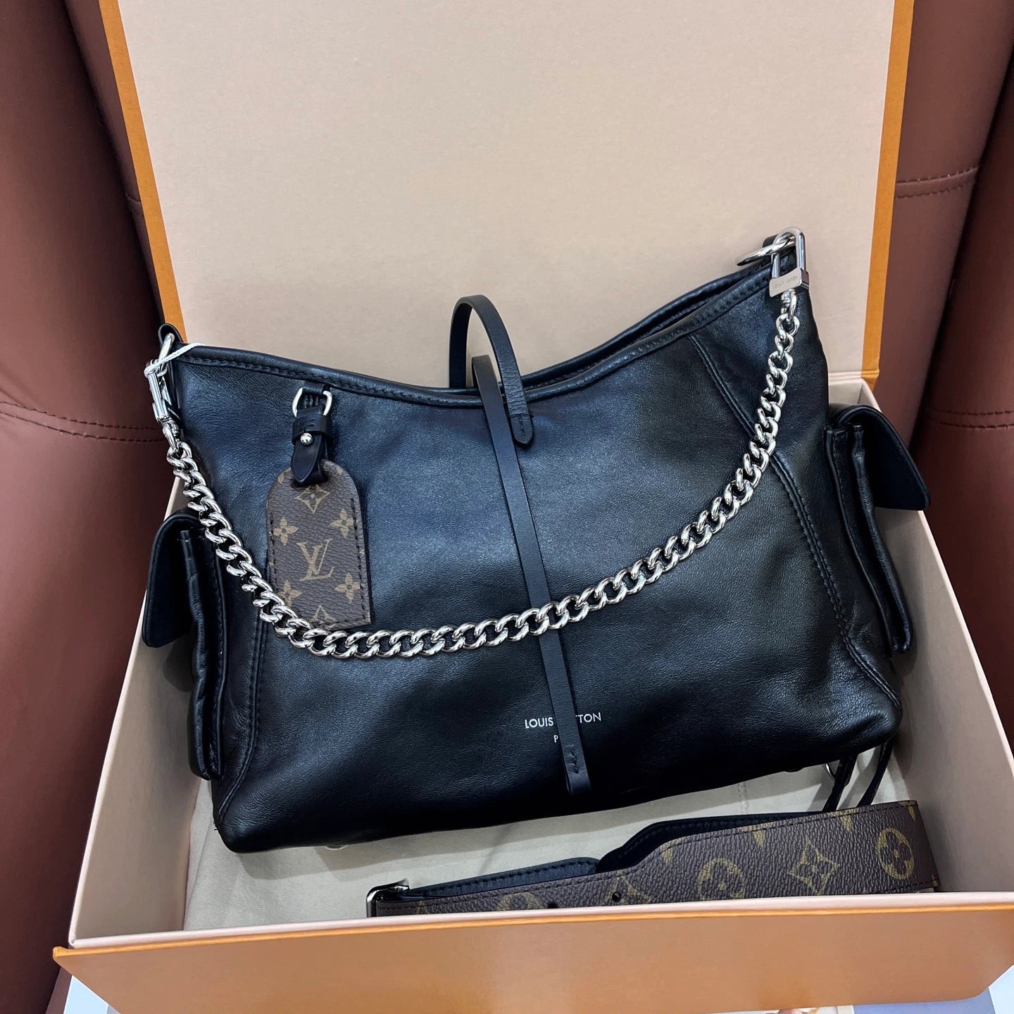 Louis Vuitton Carryall Lambskin Black Silver Shoulder Bag Crossbody Excellent