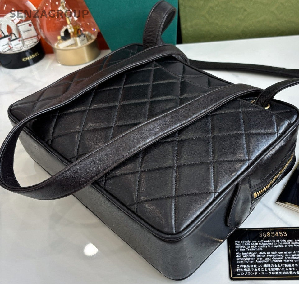 CHANEL Diamond pattern Lambskin Shoulder bag Black Gold Women