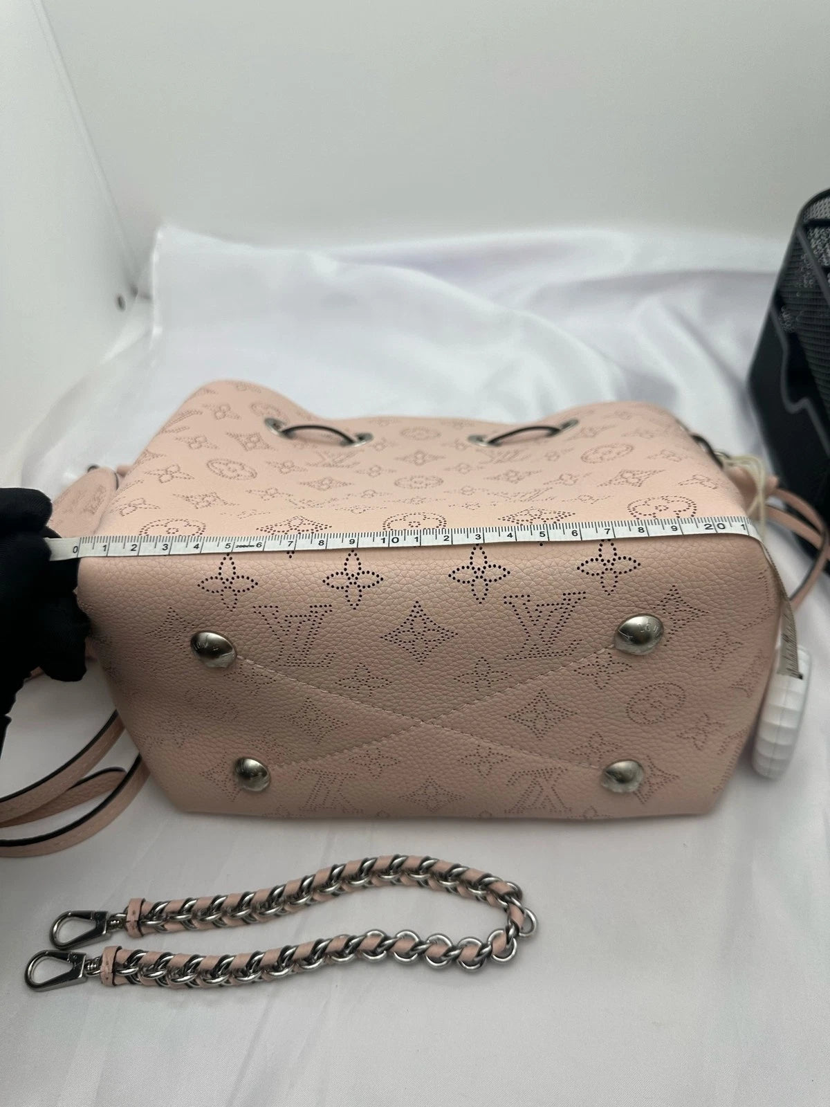 Louis Vuitton Mahina Monogram Pink Shoulder Bag Silver Hardware