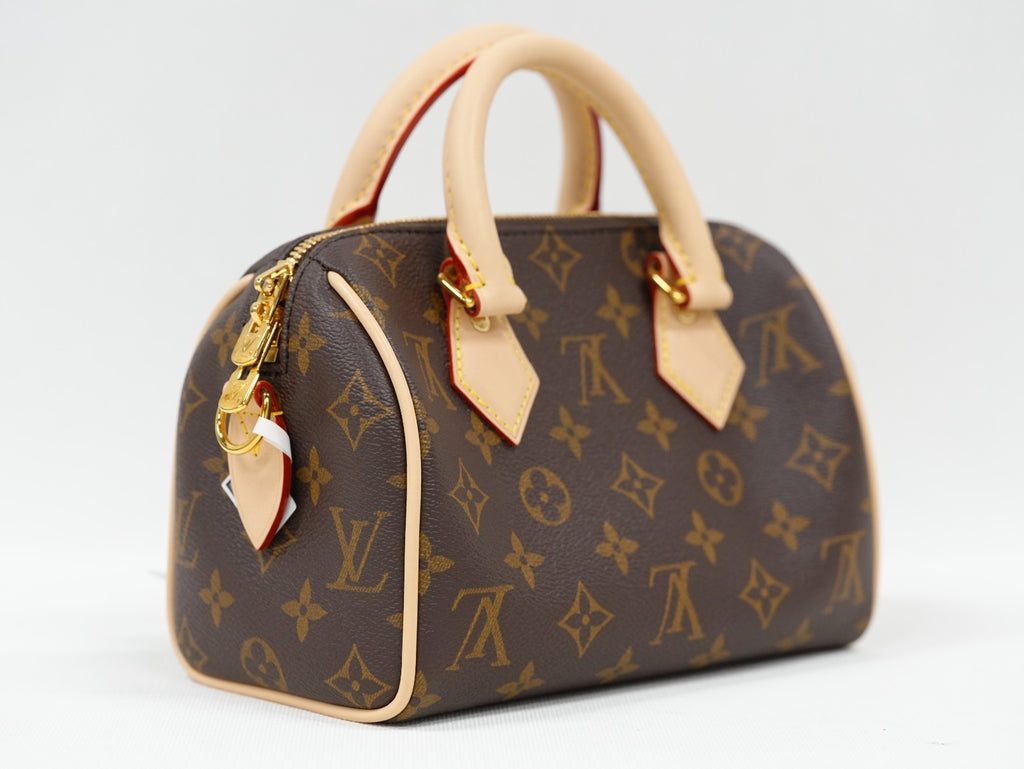 Louis Vuitton Speedy 20 Bandouliere monogram Canvas  Almost Brand NEW Women