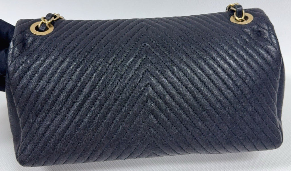 Chanel Classic Flap Chain Shoulder Bag Crossbody Black Gold Women Designer