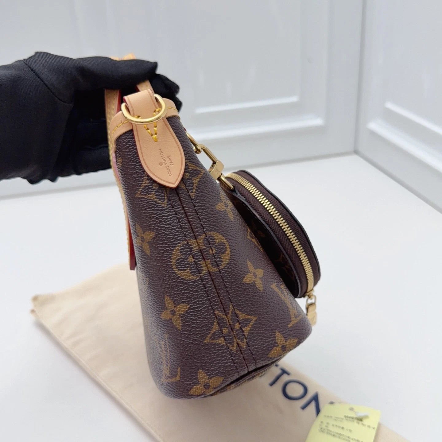 Louis Vuitton Neverfull Monogram Canvas Crossbody Handbag Excellent