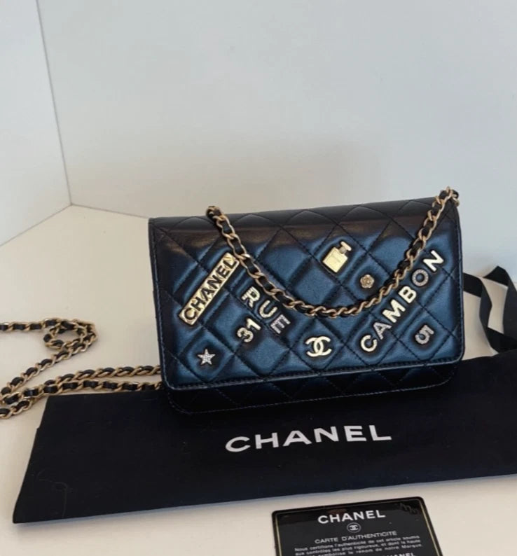 Chanel Woc Diamond Shoulder Bag Crossbody Bag Black Excellent