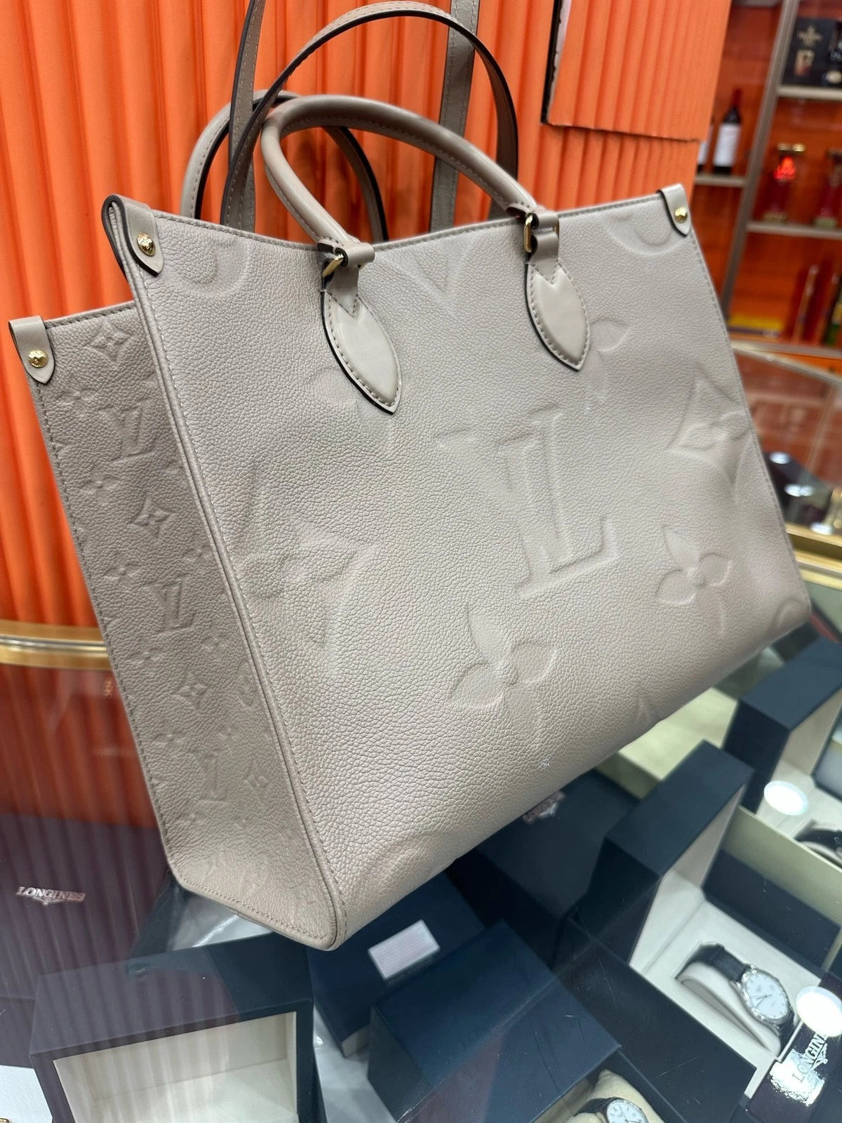 Louis Vuitton Onthego Monogram Gray Tote Handbag Shoulder Bag