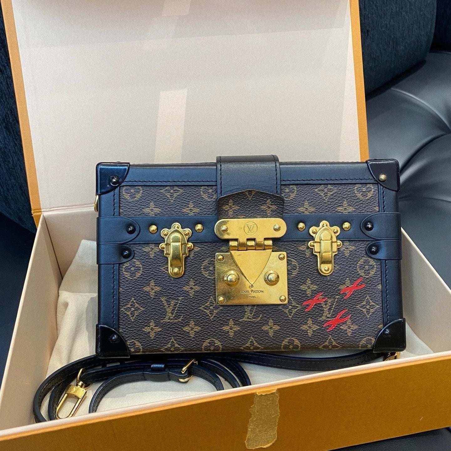 Louis Vuitton Pettie Malle Monogram Shoulder Crossbody Brown Gold Women Classic