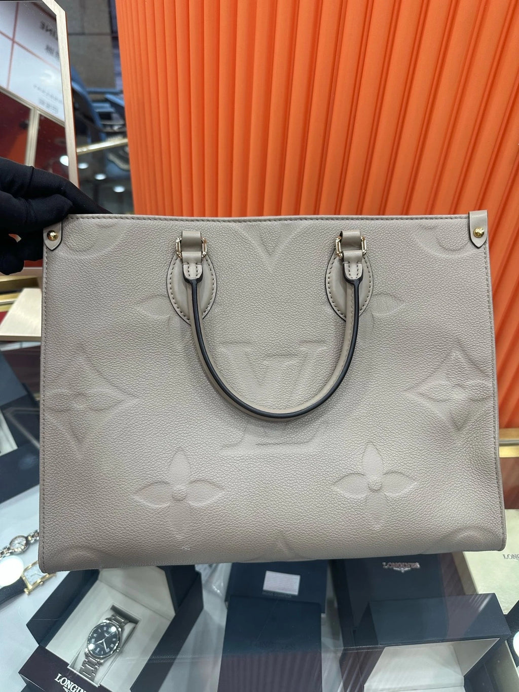 Louis Vuitton Onthego Monogram Gray Tote Handbag Shoulder Bag