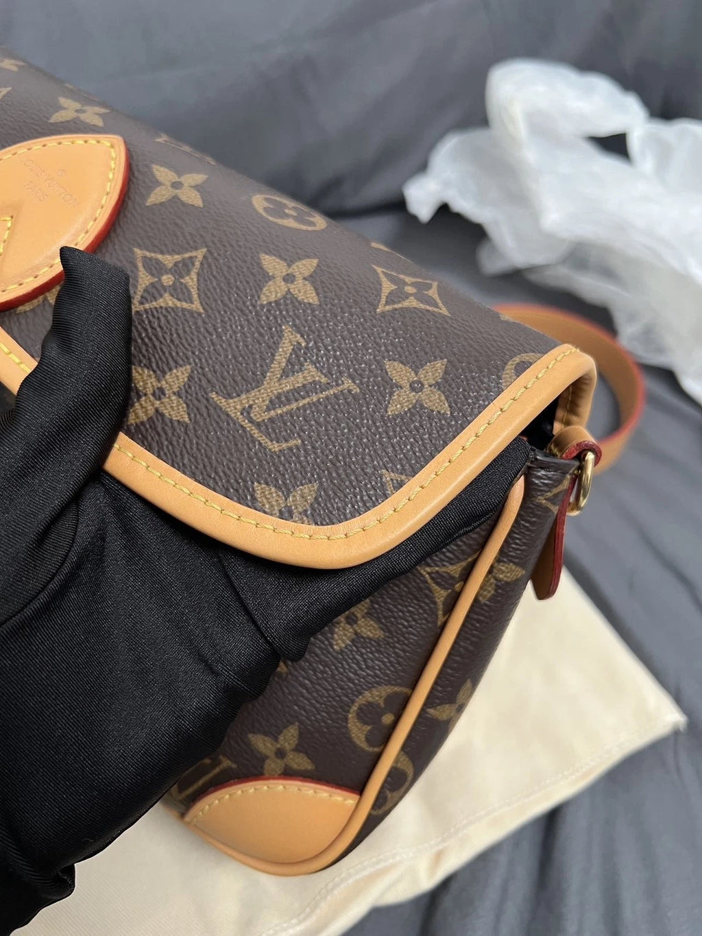 Louis Vuitton Diane Monogram Brown Gold Shoulder Bag Crossbody Excellent