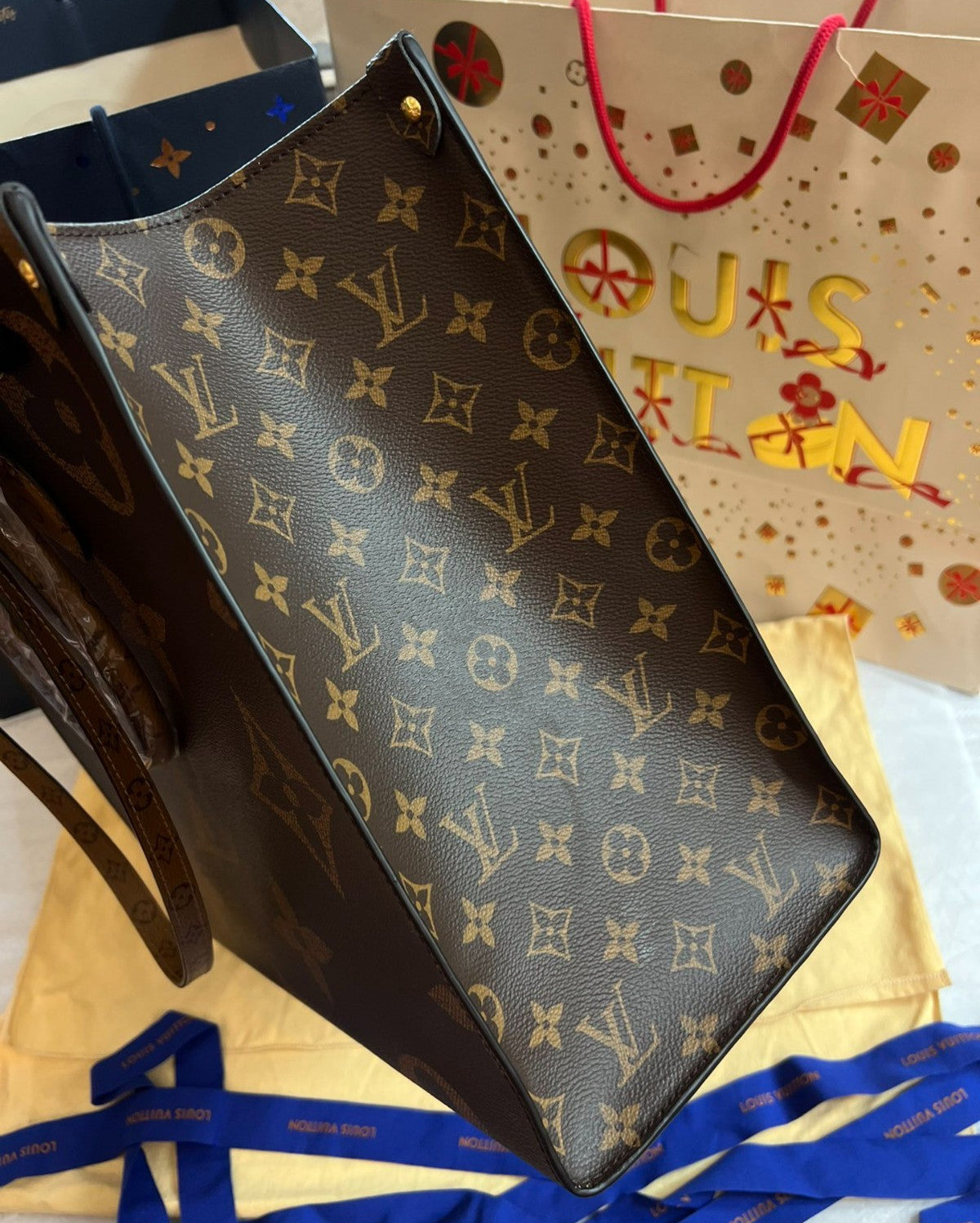 Louis Vuitton Onthego GM Tote Monogram Top Handle Bag Shoulder Bag Brown Women