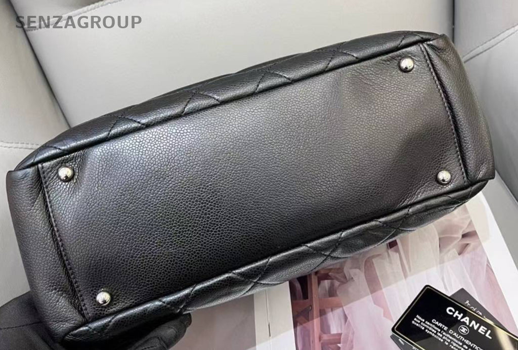 CHANEL CC logo Black Hobo Shoulder Handbag Leather
