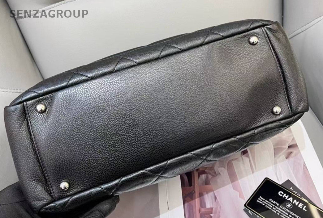 CHANEL CC logo Black Hobo Shoulder Handbag Leather