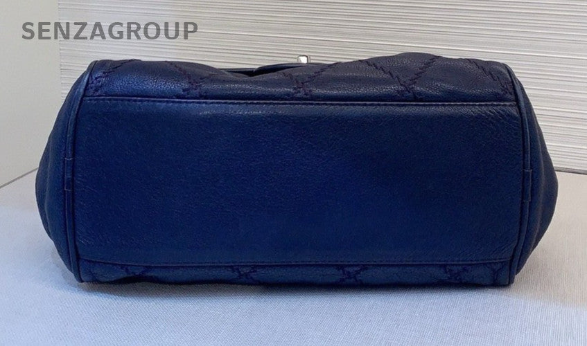 CHANEL Classic Diamond pattern Navy blue Shoulder bag Crossbody