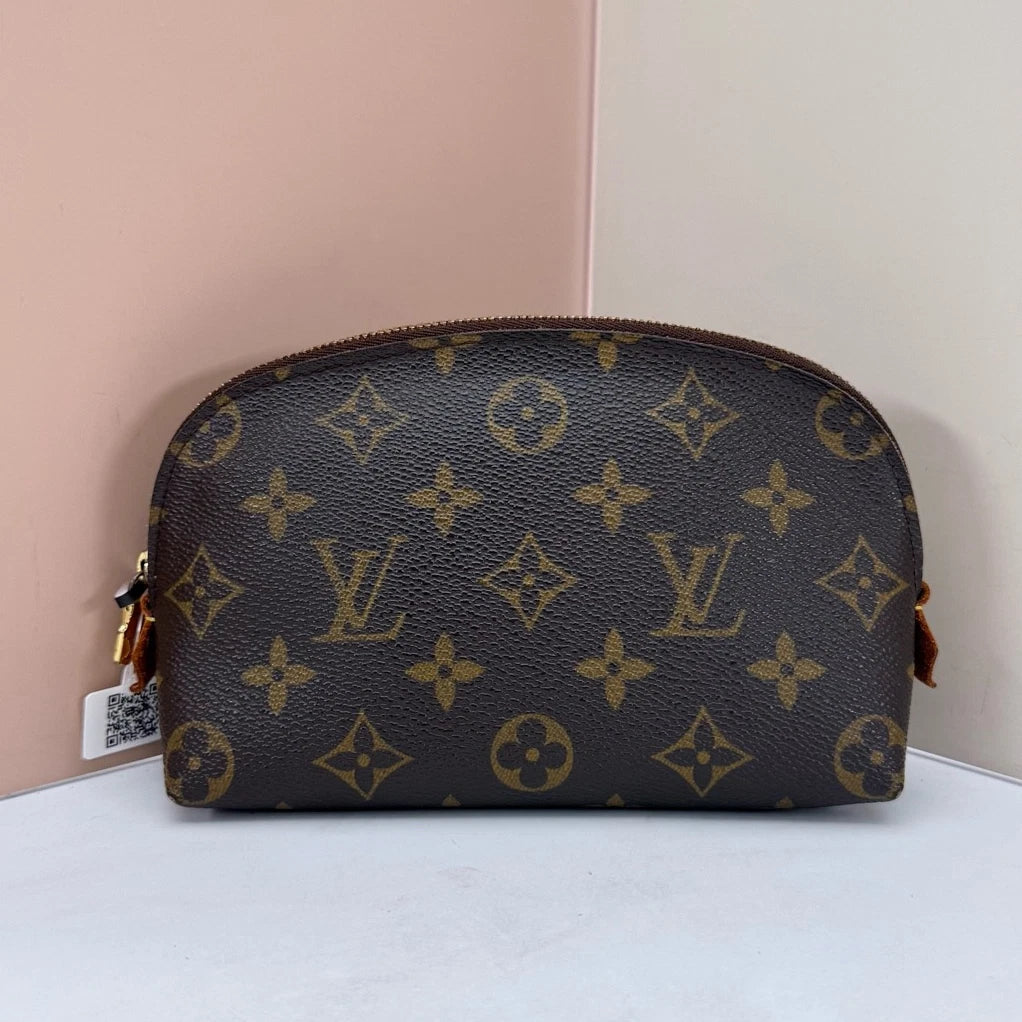 Louis Vuitton Cosmetic Pouch Monogram Clutch Brown Gold Women Classic