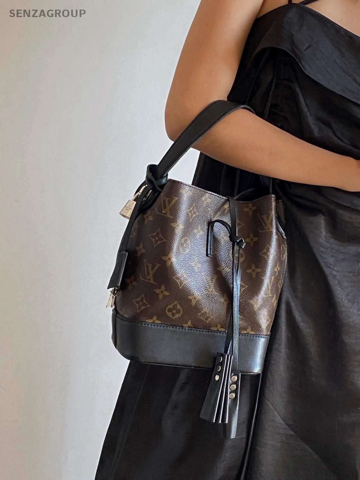 Louis Vuitton Idol NN14 Bucket Handbag Shoulder bag