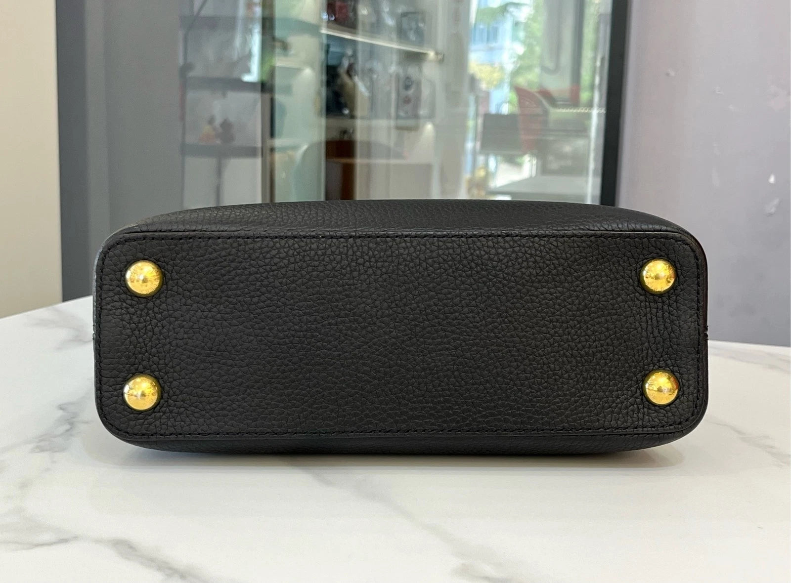 Louis Vuitton Capucines Crossbody Top Handle Excellent