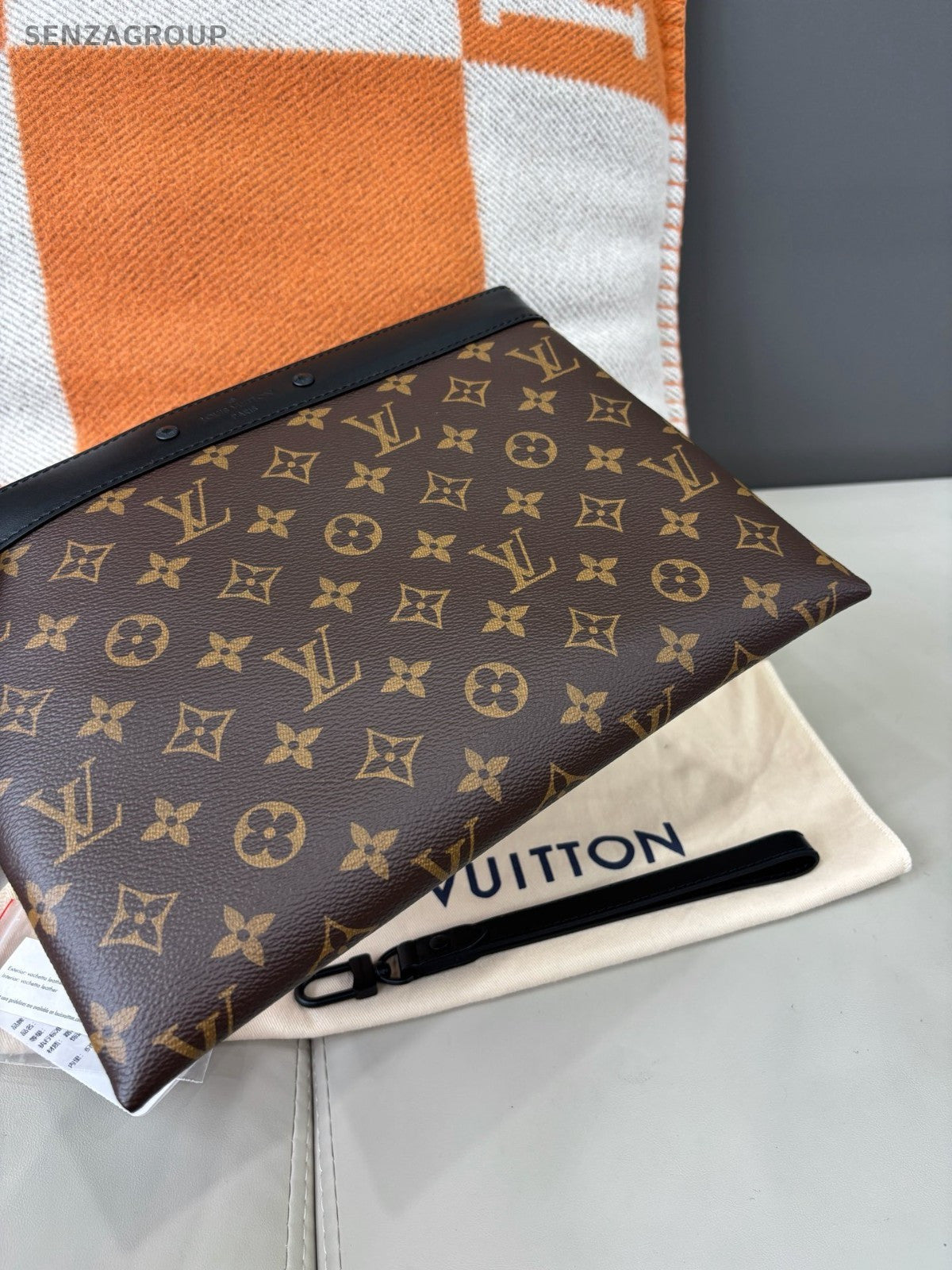 Louis Vuitton Pochette To-go Monogram Clutch Handbag Brown Chip Version