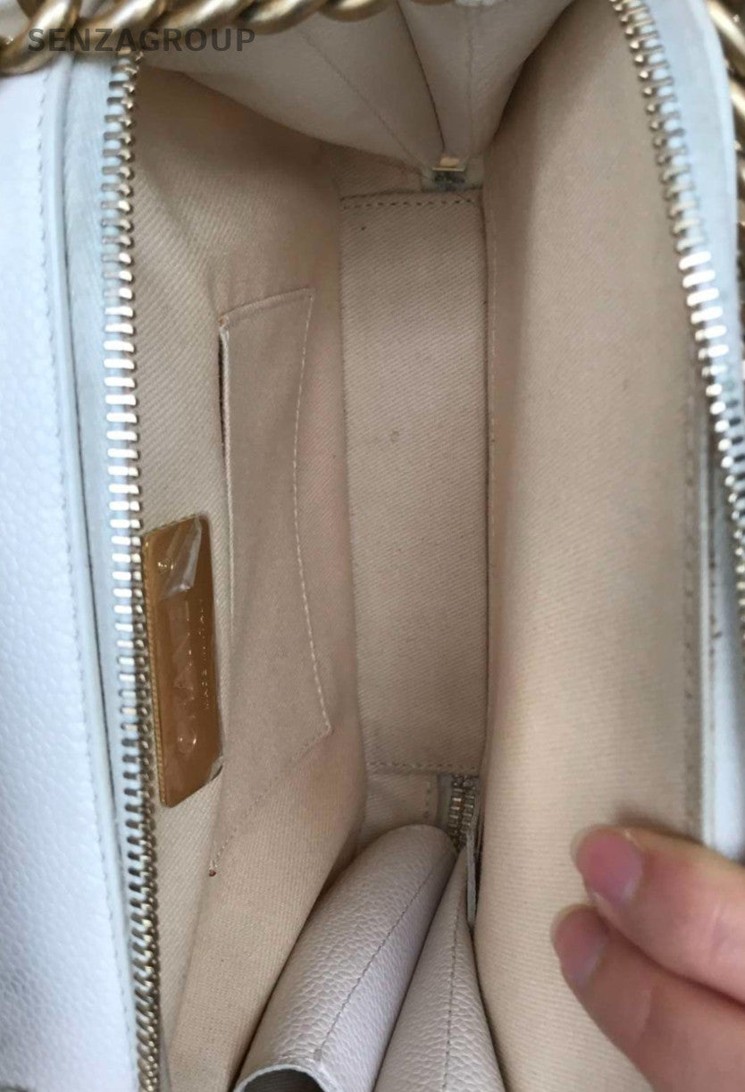Chanel CC Logo Chain Shoulder Bag Crossbody White Gold Women Diamond Pattern