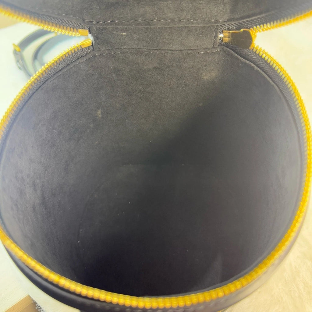 Louis Vuitton Canvas Monogram Bucket Bag For Women
