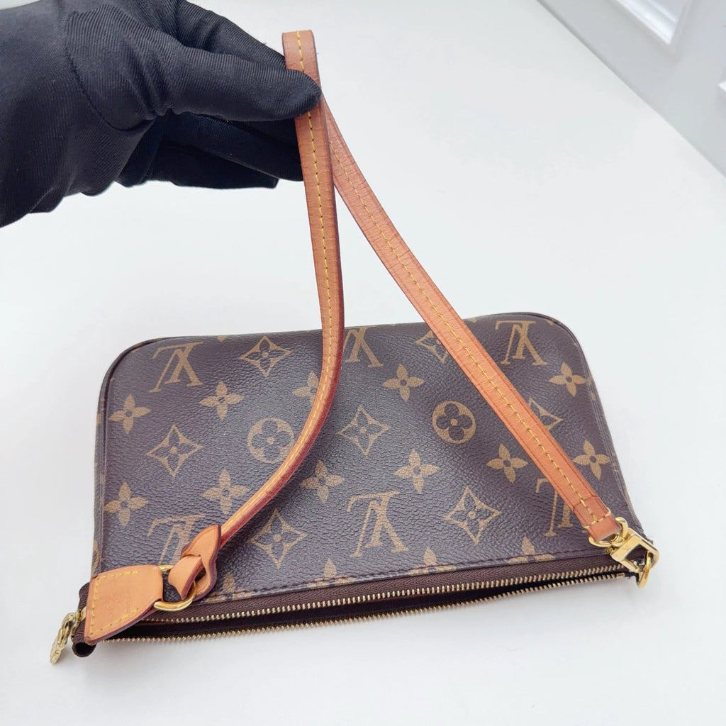 Louis Vuitton Pochette Accessoires Monogram Canvas Shoulder Bag Brown GHW