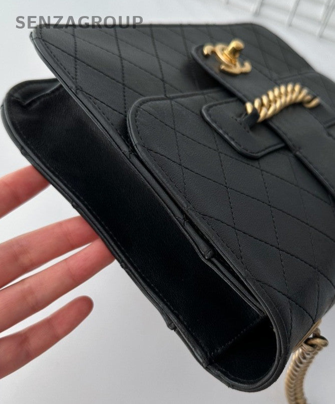 Chanel CC Logo Chain Shoulder Bag Crossbody Black Gold Used Women Classic