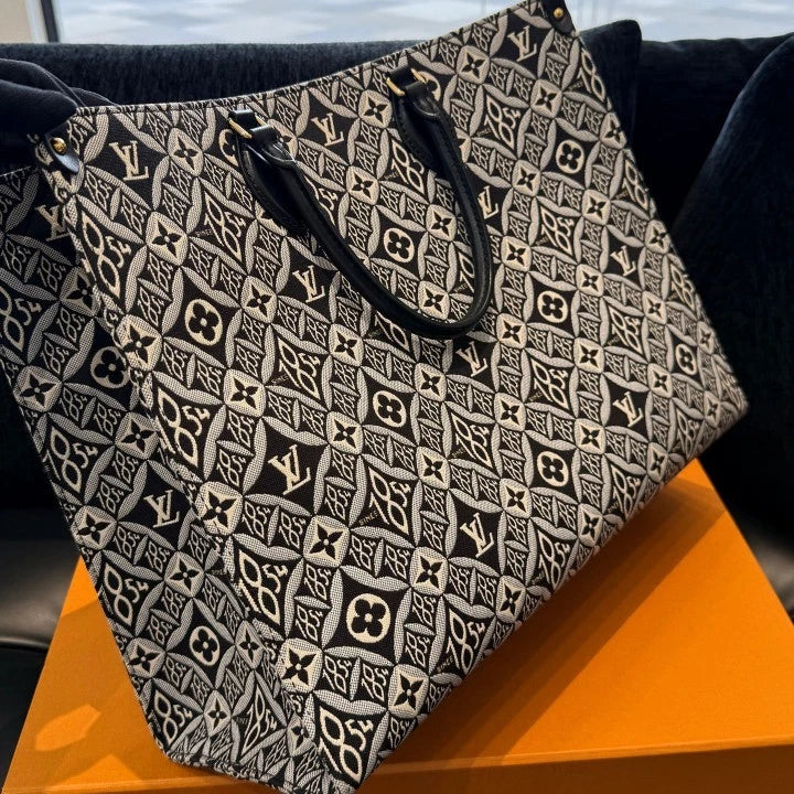 Louis Vuitton Onthego GM Monogram Tote Top Handle Bag Black