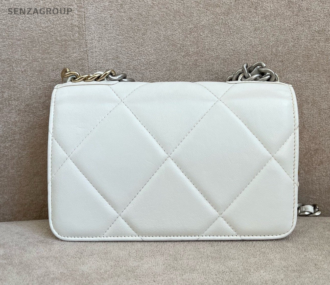 CHANEL 19bag Woc Chain Shoulder bag White Silver Women Chip Version