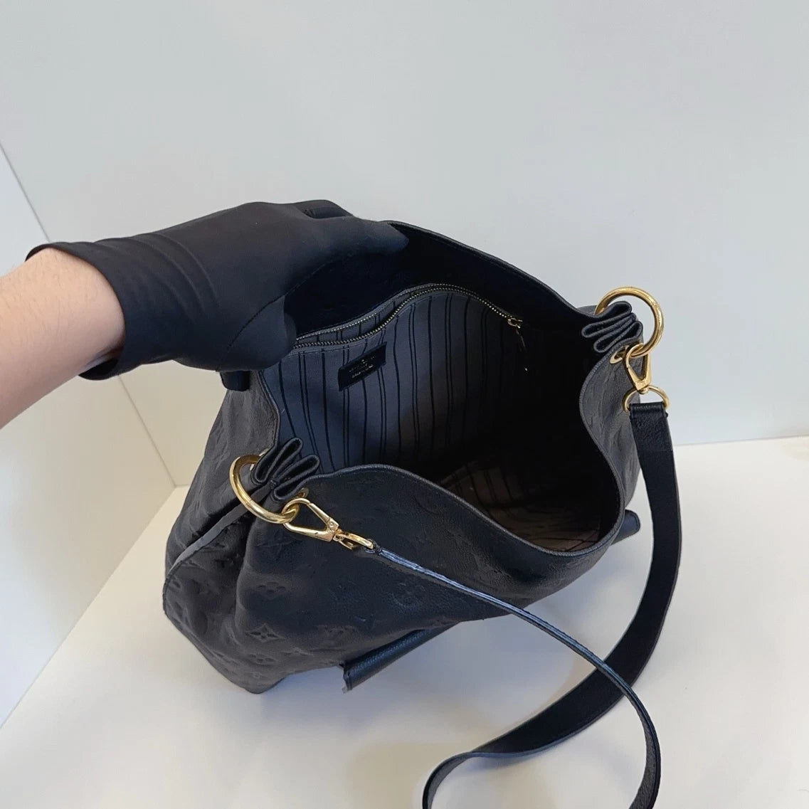 Louis Vuitton Métis Hobo 3Ways Top Handle Shoulder Crossbody Black Gold Women