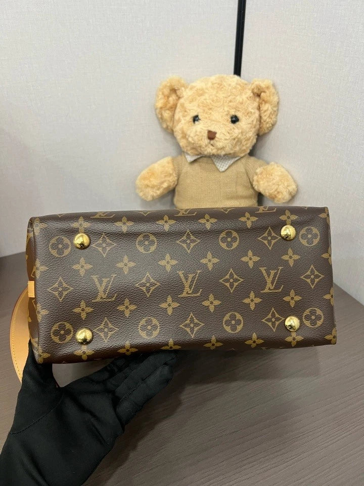 Louis Vuitton Monogram Canvas Carryall PM Tote Bag For Women