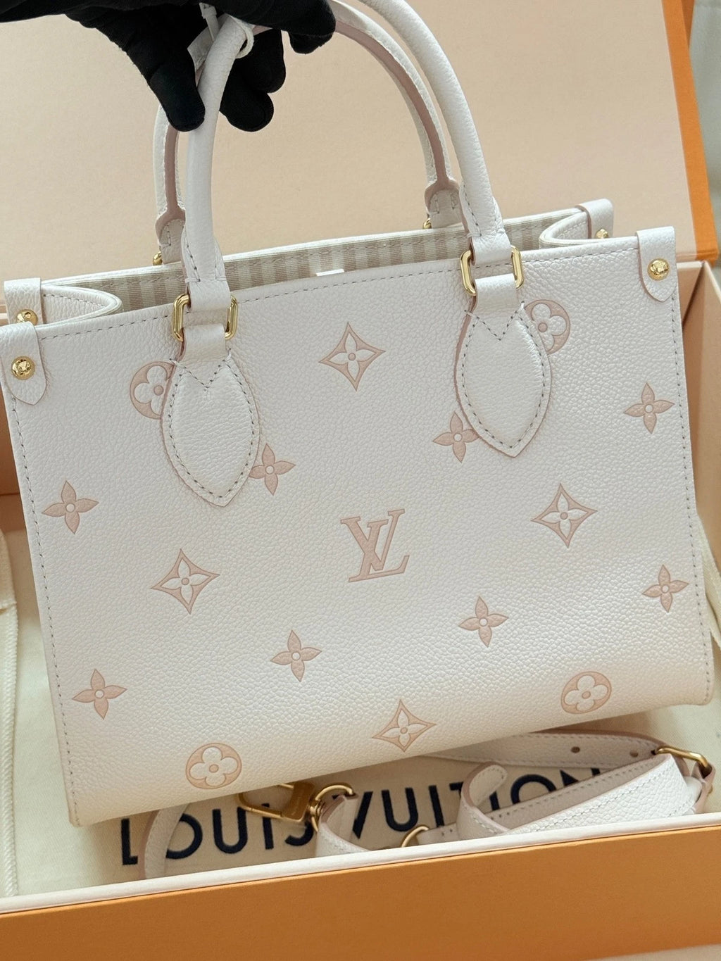 Louis Vuitton OnTheGo Leather Tote Bag Excellent