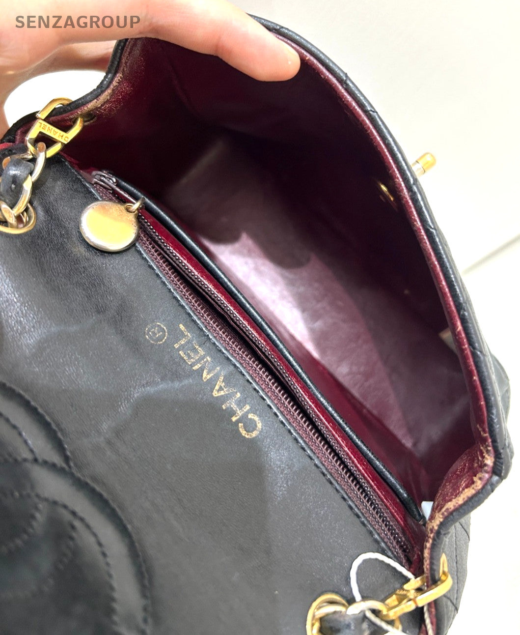 CHANEL Vintage Chain Crossbody bag Black gold