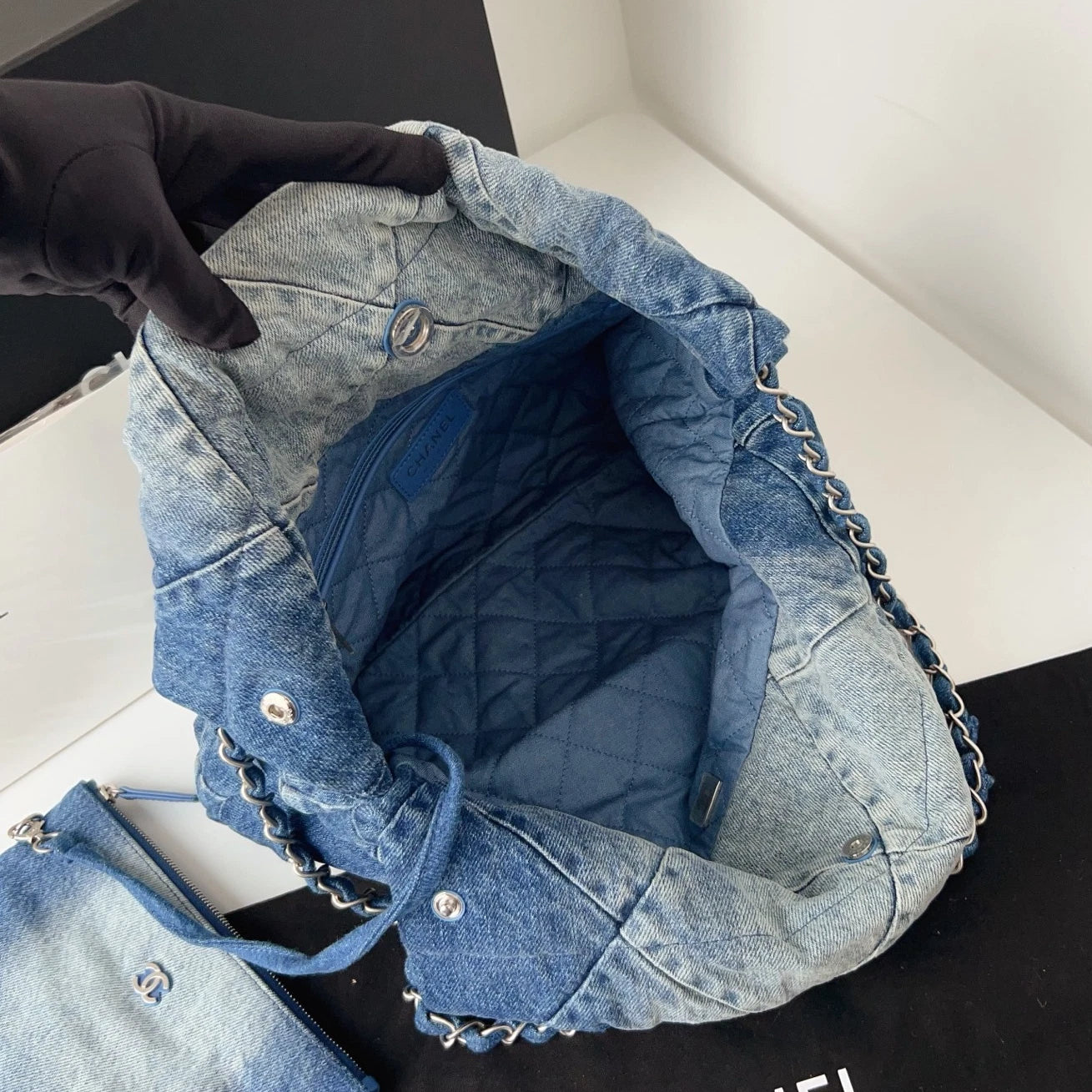 Excellent Chanel 22Bag PM Blue Denim Silver Chain Shoulder Bag Crossbody