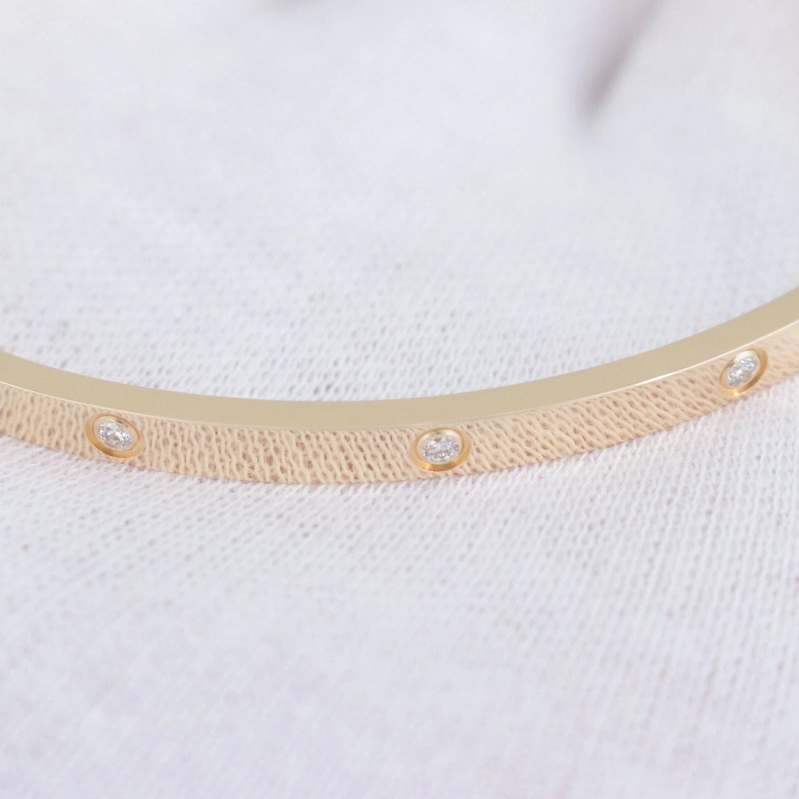 Excellent Cartier Love Small Bangle Bracelet 10 Diamonds 18K Yellow Gold Size18